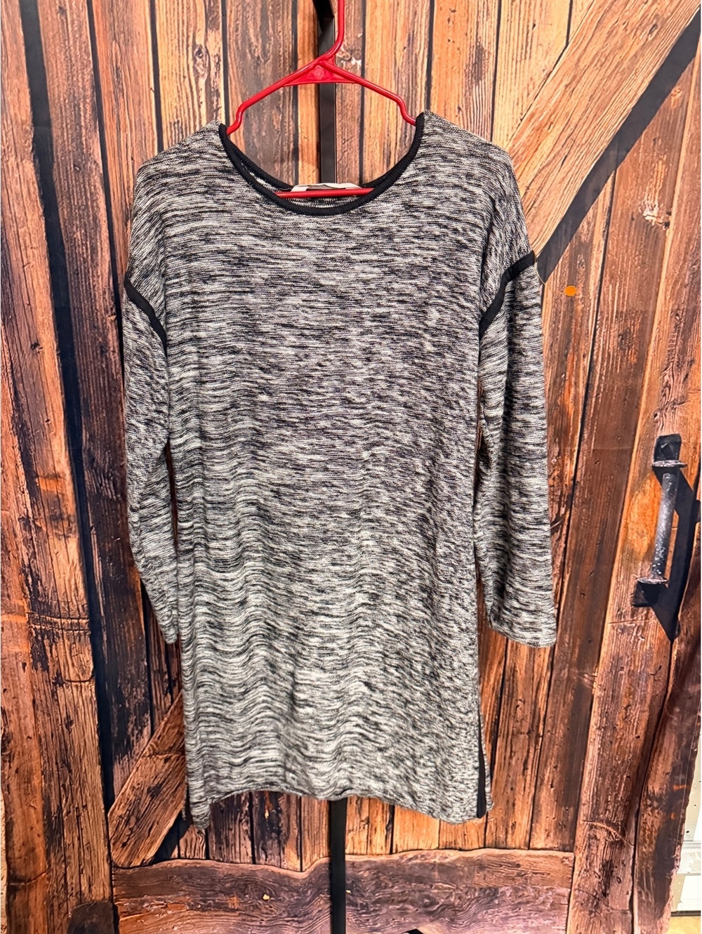 Athleta Women's XL Long Sleeve Gray and Black Tunic Sweater